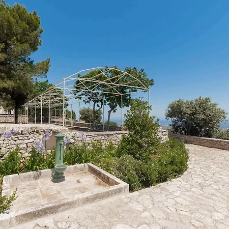 Trullo Ad Caelum Villa